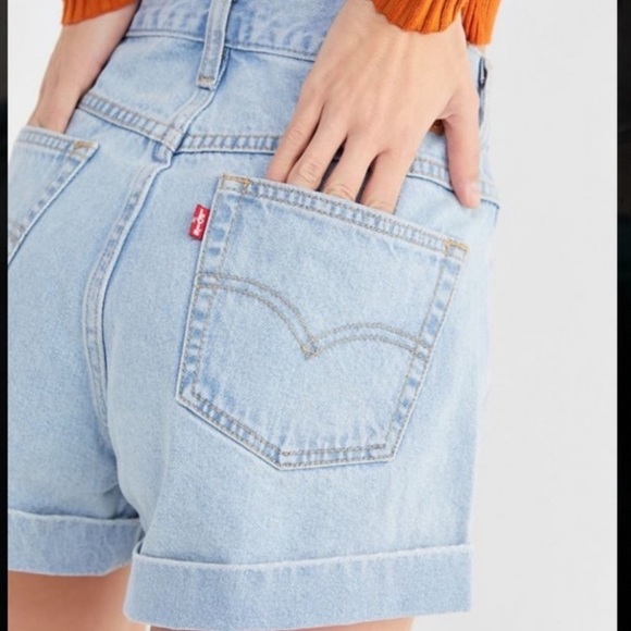 Levi’s vintage inspired mom denim shorts NWT - Picture 5 of 8